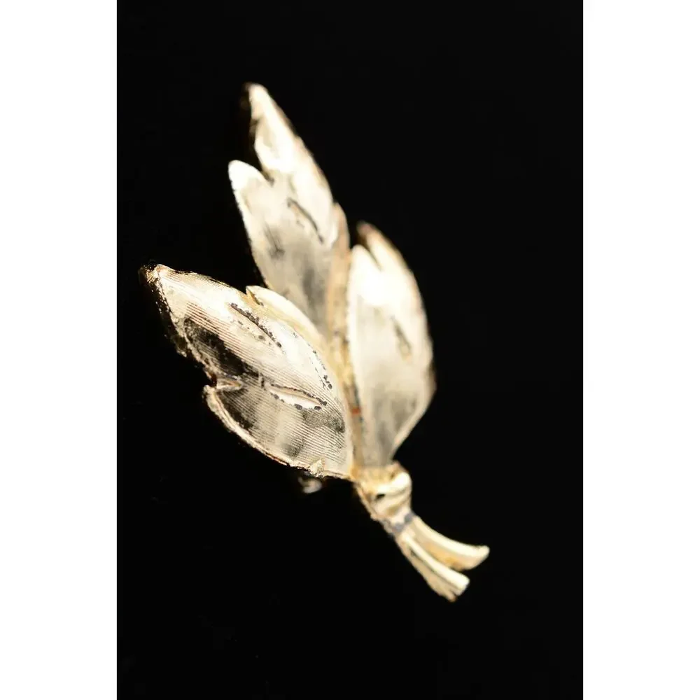 Vintage Wet Textured Leaf Pin Brooch Gold Tone Fall Autumn Chunky 1990s BinAT